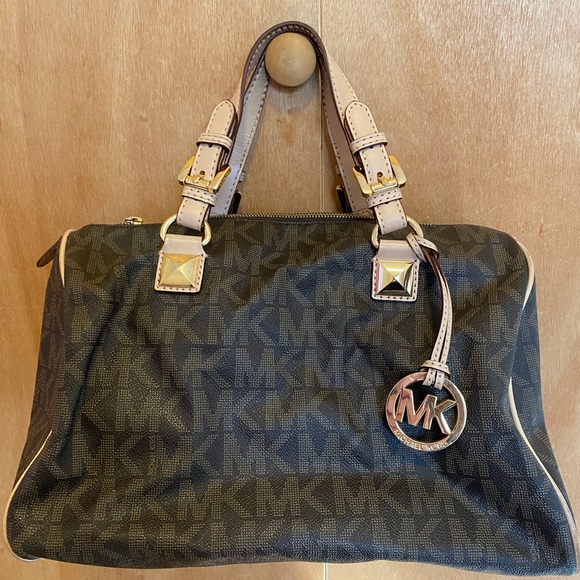 Michael Kors purse - Picture 1 of 9